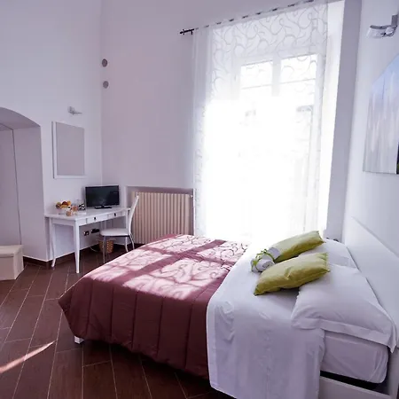 Dimora De Brado Alojamento de Acomodação e Pequeno-almoço Trani