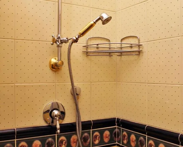 לינה וארוחת בוקר Dimora De Brado 2*